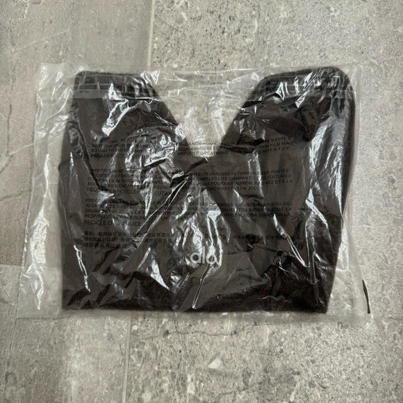 NWT Alo Yoga Cashmere Jet Set Bra, Size M - Picture 6 of 6